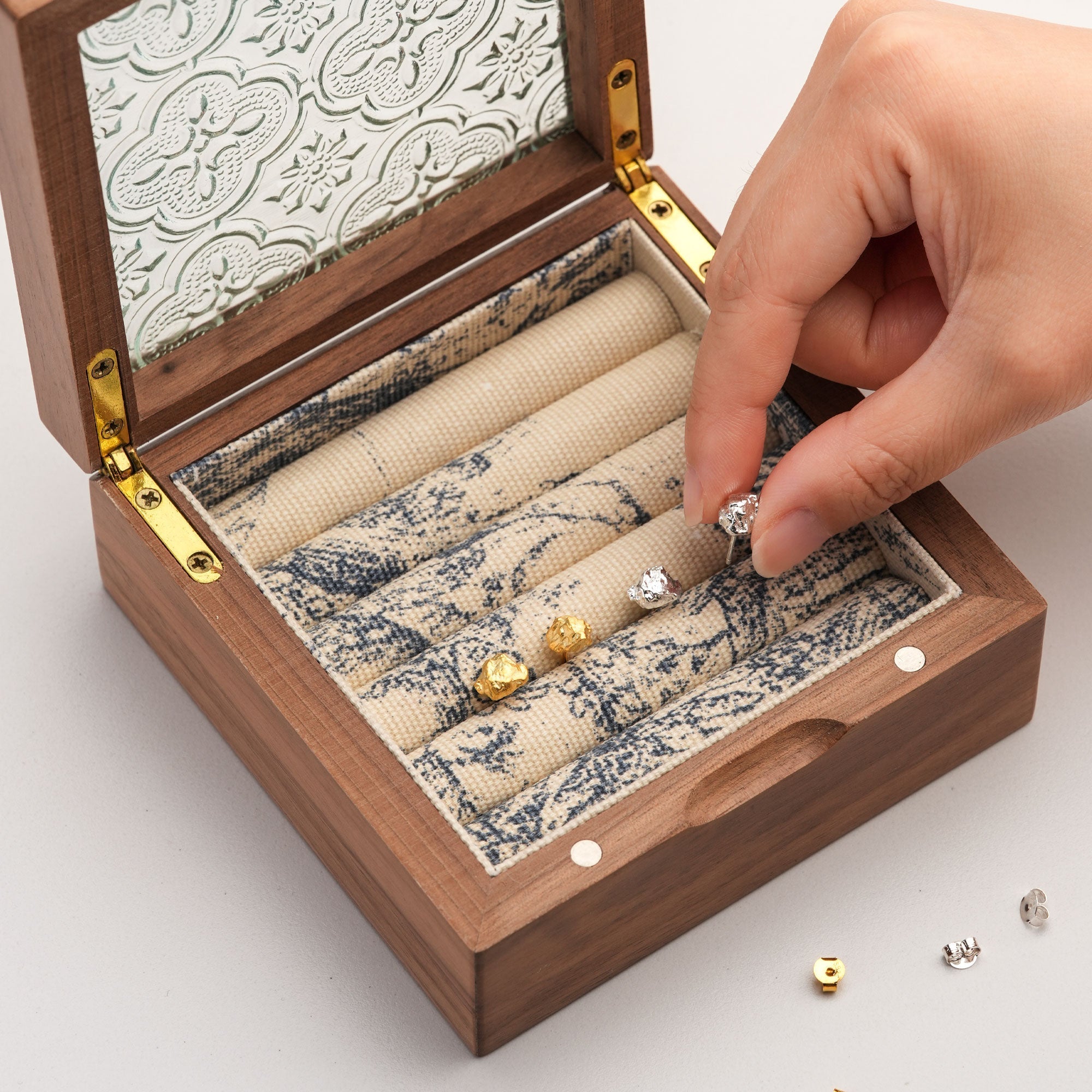 STONE EARRINGS