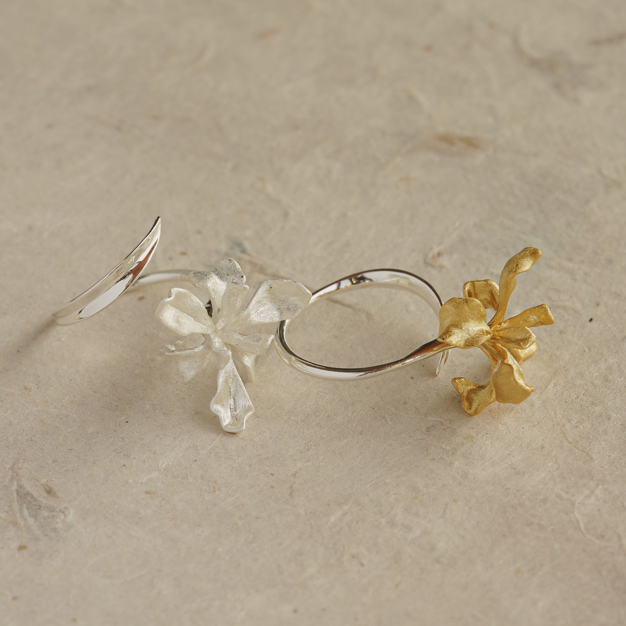 IRIS FLORAL RING