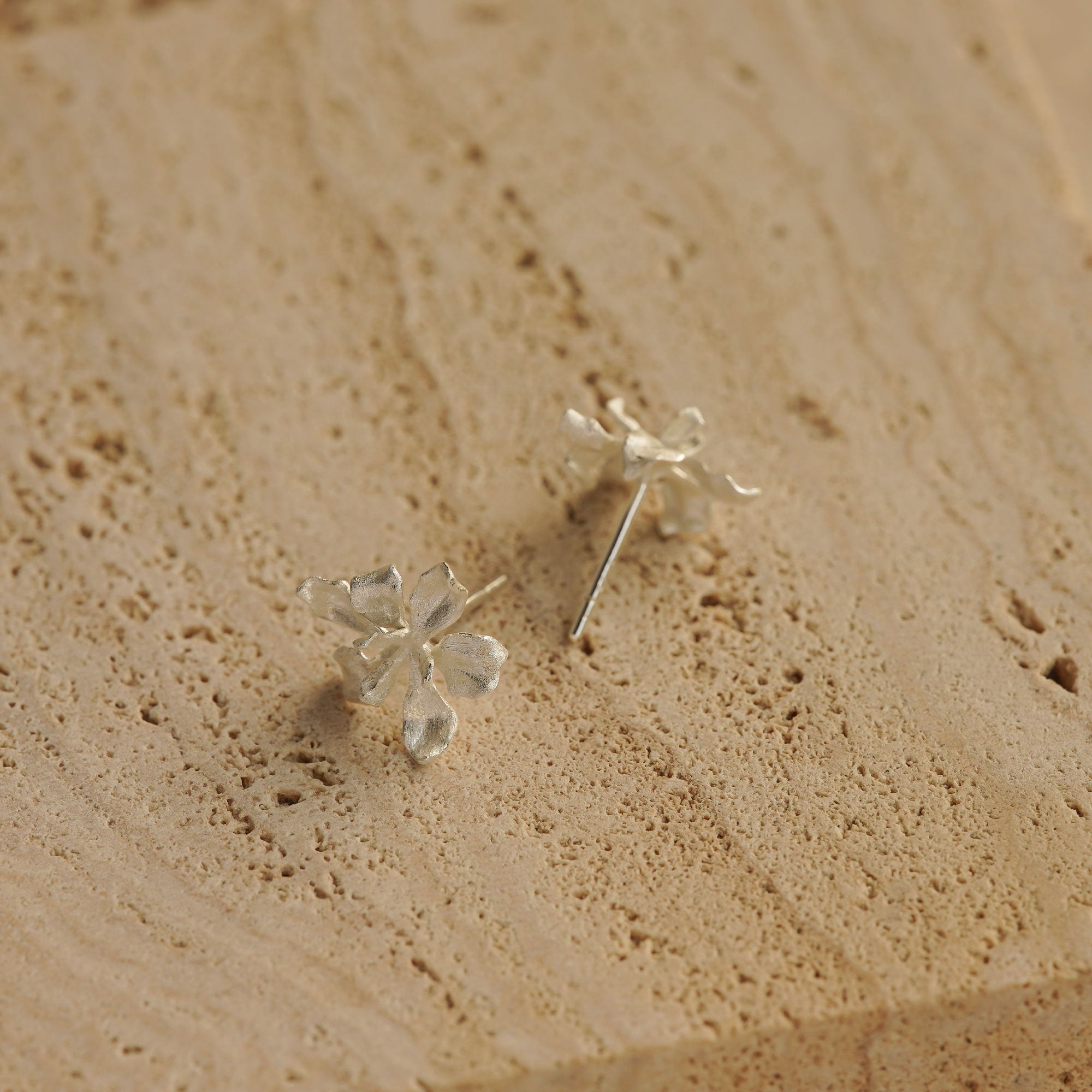 IRIS EARRING STUDS
