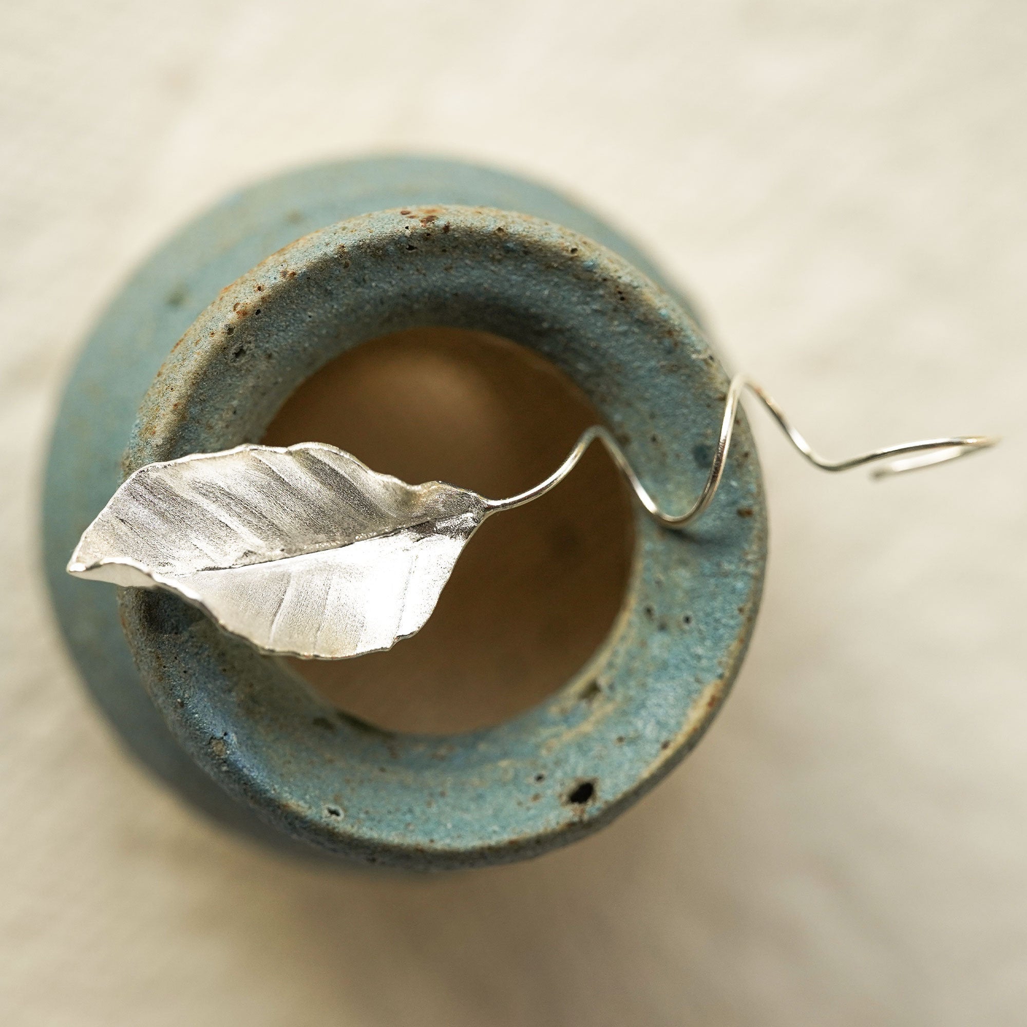 LEAF ANGLE EARRINGS