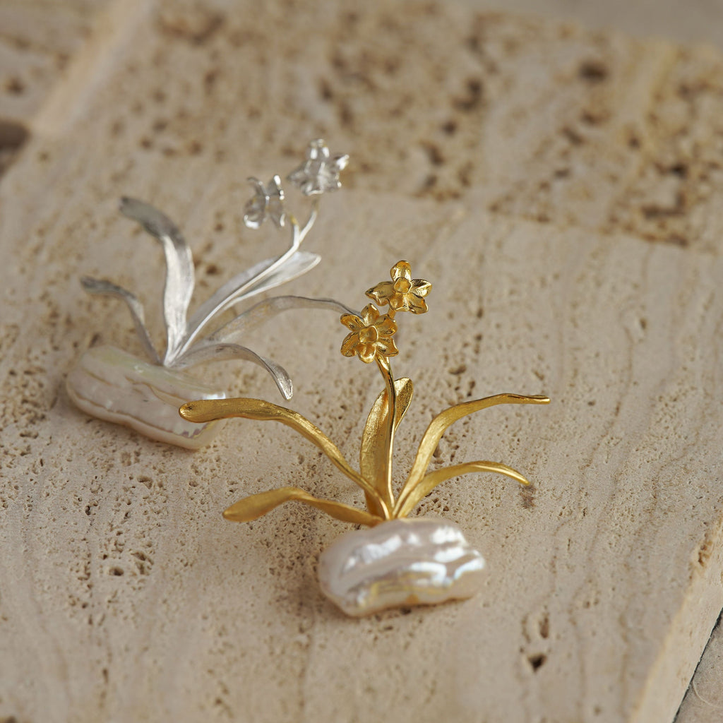 DAFFODILS BROOCH