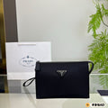 CLUTCH 25 IN BLACK RE-NYLON TRIANGLE LOGO